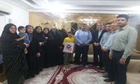 دیدار مسئولین دانشکده پزشکی به همراه مدیر روابط عمومی دانشگاه علوم پزشکی بندرعباس از خانواده شهید رئیسی